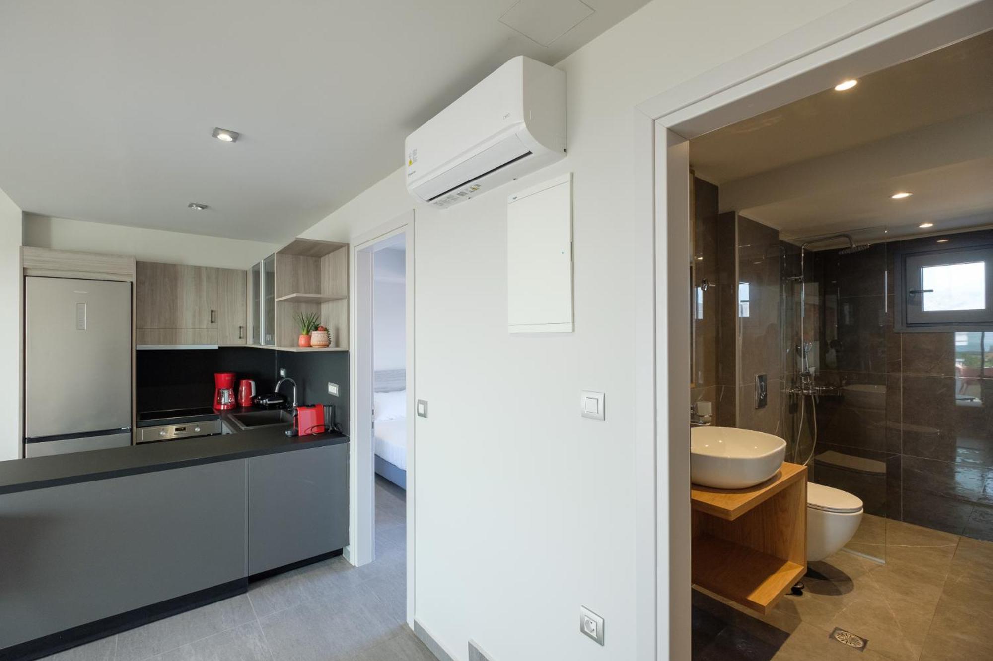 Sky-High 70Sqm Penthouse W. Stunning Views - 05 Lejlighed Chania  Eksteriør billede